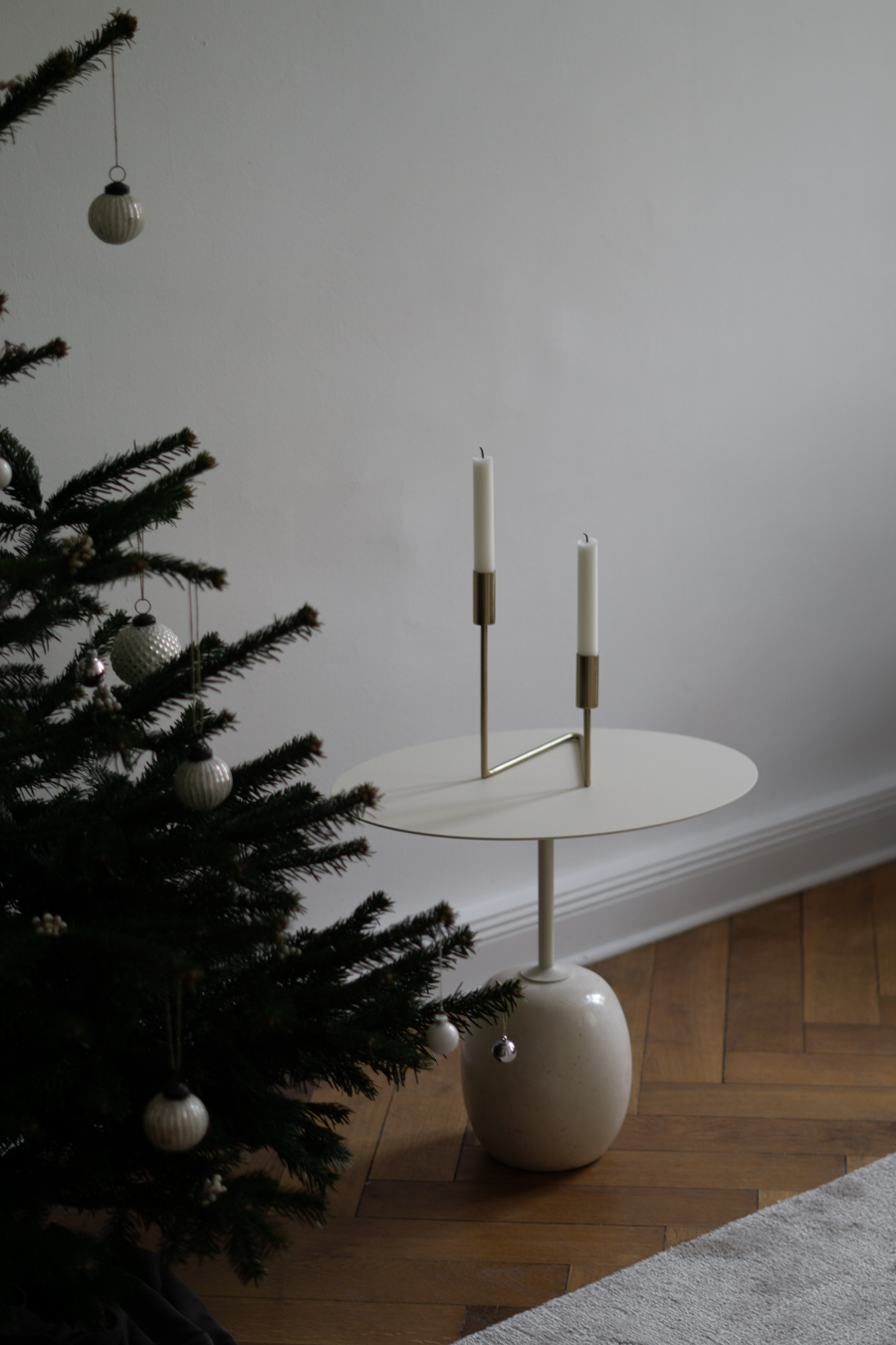 Simple Scandinavian Holiday Decor