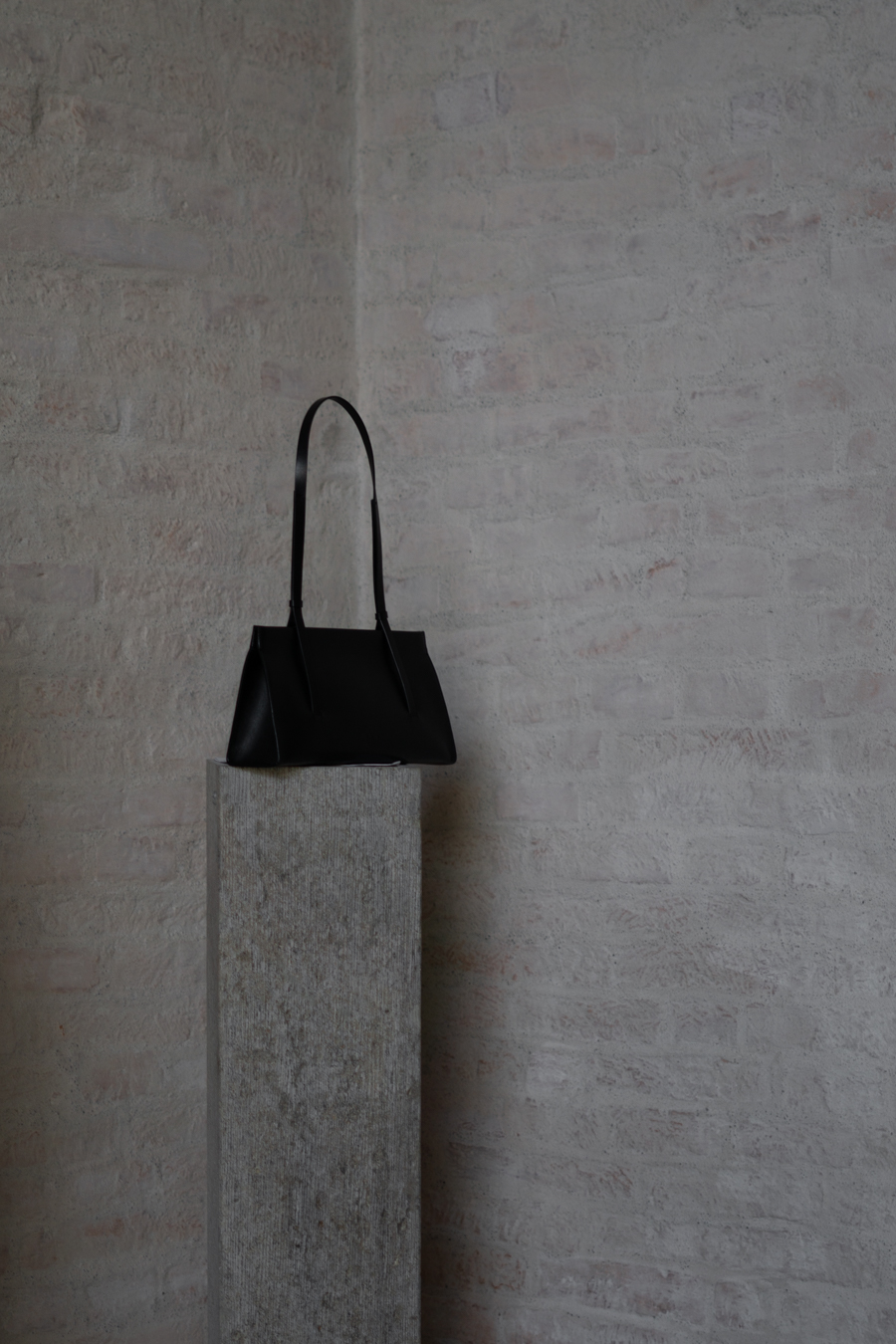 Aesther Ekme, Minimalist Classic Handbags - Style Inspo
