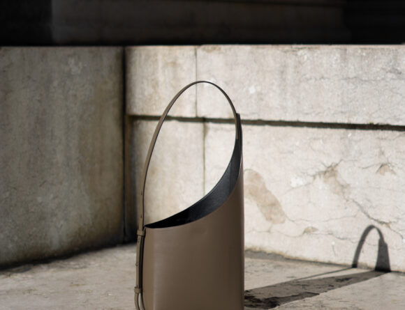 AESTHER-EKME-minimalist-handbag-desgin-danish-style-timeless